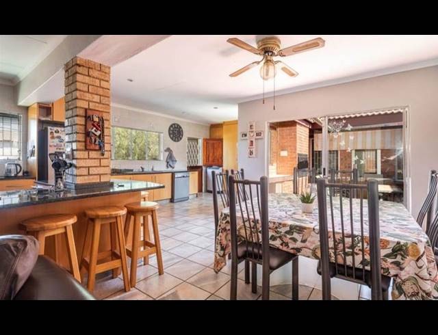 4 BEDROOM HOUSE FOR SALE IN MULBARTON